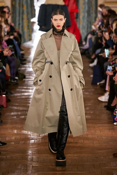 Look 12